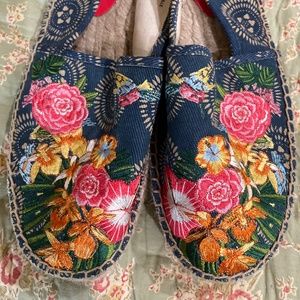 Johnny Was embroidered espadrille size 8